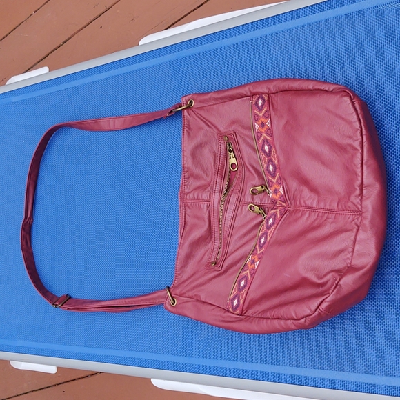 LEATHER bag by Tee Shirt &Jeans. Lined bag with 4 zippered pockets. - Picture 1 of 8